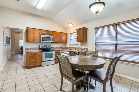919 Sharp Dr, Cedar Hill, TX 75104 photo 11