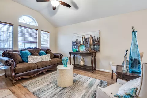 919 Sharp Dr, Cedar Hill, TX 75104 photo 13