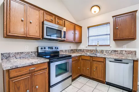 919 Sharp Dr, Cedar Hill, TX 75104 photo 12