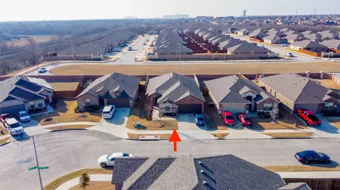8909 High Stirrup Ln, Fort Worth, TX 76131