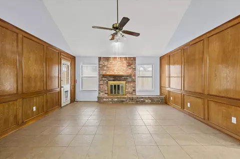 414 Morrison Dr, Euless, TX 76039