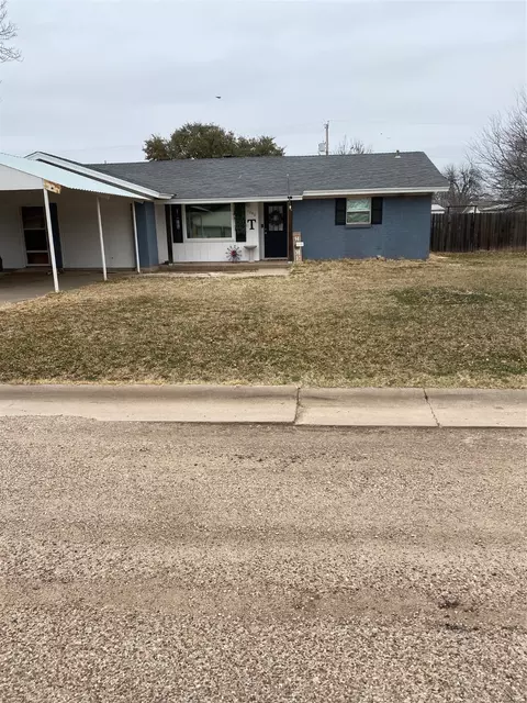 1040 NW 2nd St, Hamlin, TX 79520