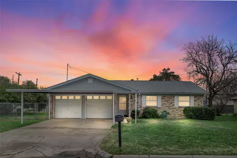 512 S Kate St, White Settlement, TX 76108