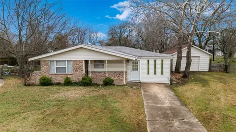 6510 Oriole Cir, Greenville, TX 75402