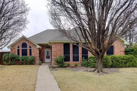 813 Juno Ln, Denton, TX 76209