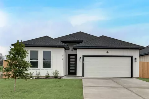 712 Weatherford St, Ferris, TX 75125