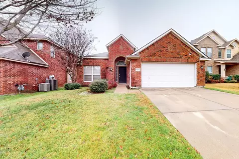 8008 Branch Hollow Trl, Fort Worth, TX 76123