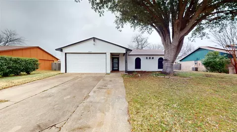3233 Chancellorsville Dr, Forest Hill, TX 76140