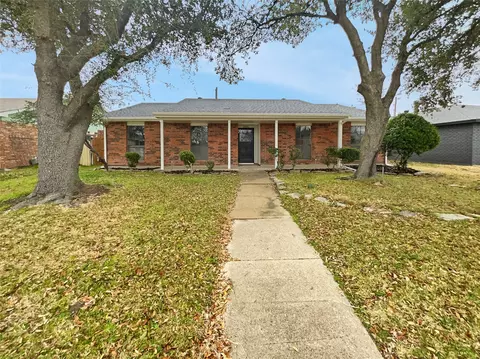 3806 Star Trek Ln, Garland, TX 75044