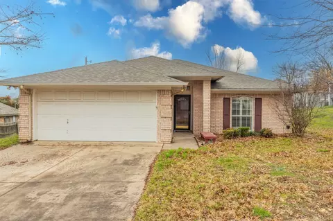 1412 Westbriar Dr, Weatherford, TX 76086