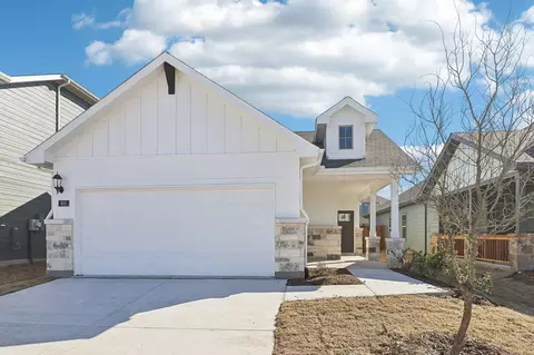 910 Summer Dr, Lavon, TX 75166