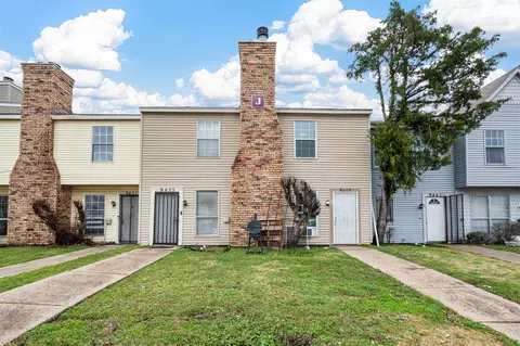 9459 Olde Village Ct, Dallas, TX 75227