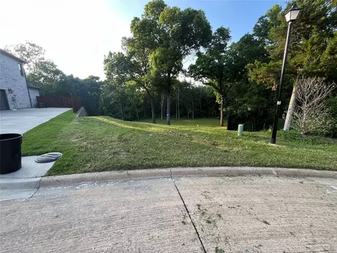 1661 Carriage Creek Dr, Desoto, TX 75115