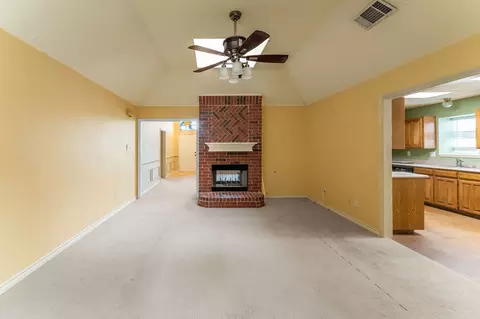 404 Flameleaf Ln, Cedar Hill, TX 75104