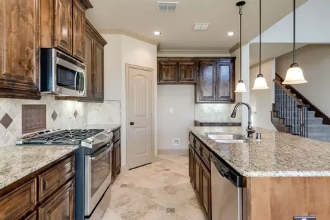 3000 Guadalupe Dr, Forney, TX 75126