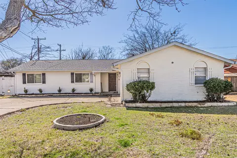7604 S College Cir, North Richland Hills, TX 76180