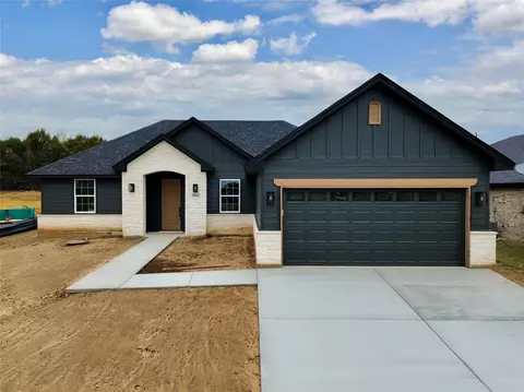 2504 Lakeridge Dr, Granbury, TX 76048