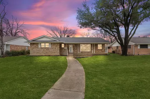 1838 Baxley Dr, Carrollton, TX 75006