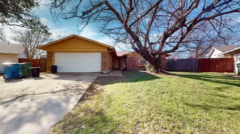 126 Sunnydale Ct, Lewisville, TX 75067