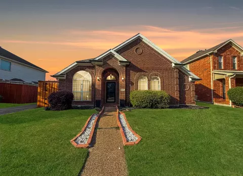 5600 Green Hollow Ln, The Colony, TX 75056