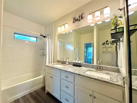 Bath - 2020 Clay St, Mabank, TX 75147 photo 2 of 3