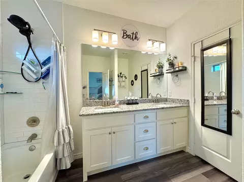 Bath - 2020 Clay St, Mabank, TX 75147 photo 1 of 3