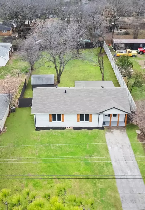 702 Vine St, Euless, TX 76040