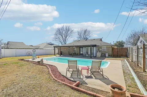 219 David Dr, Sanger, TX 76266