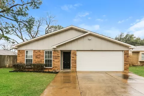 7632 Kingsmill Ter, Fort Worth, TX 76112