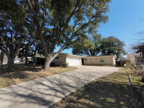 714 Wyche Dr, Irving, TX 75061