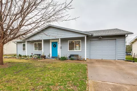 601 Aransas Dr, Euless, TX 76039