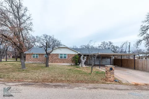 421 Shalimar Dr, Clyde, TX 79510