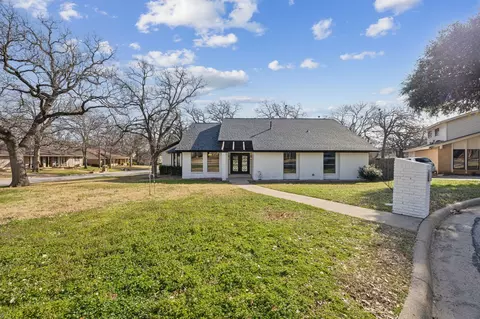 5404 Summit Ridge Trl, Arlington, TX 76017