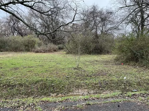 1024 NE 3rd St, Paris, TX 75460