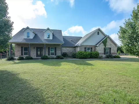 616 Greenwood Rd, Decatur, TX 76234