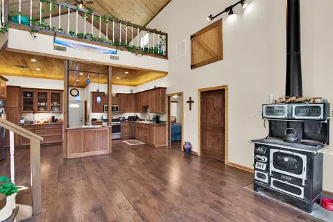 Entry Way - 263 Esquire Dr, Denison, TX 75021 photo 3 of 7
