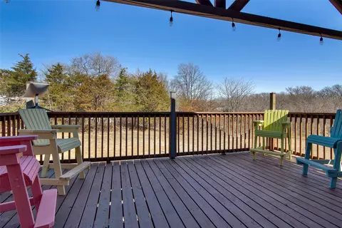 Exterior - 263 Esquire Dr, Denison, TX 75021 photo 4 of 6
