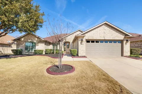 10816 Glendale Dr, Denton, TX 76207