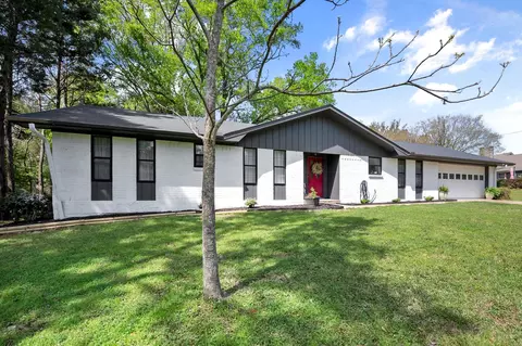 811 Canary Ln, Fairfield, TX 75840