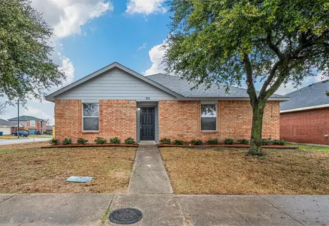 701 E Kirnwood Dr, Dallas, TX 75241