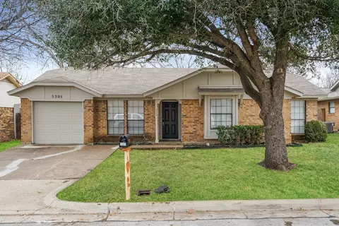 5305 Virburnum Ct, Arlington, TX 76018