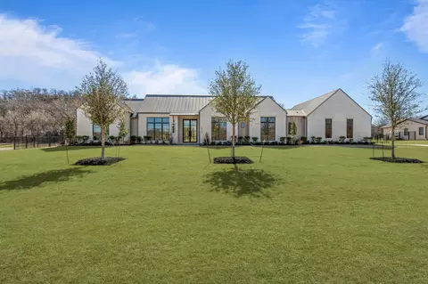 9825 Loire Valley Trl, Fort Worth, TX 76126