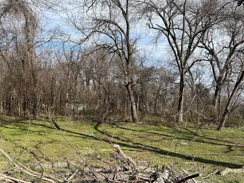 429 E Garrett St, Paris, TX 75460