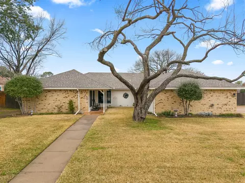 318 Doubletree Dr, Highland Village, TX 75077