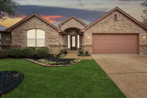 7508 Heights View Dr, Benbrook, TX 76126