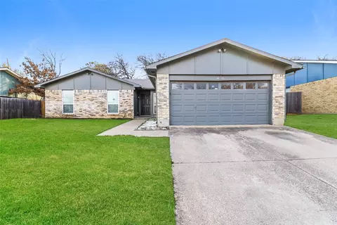 4401 Cranbrook Dr, Arlington, TX 76016