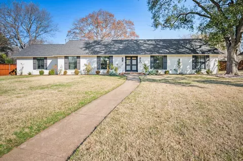 3929 Regent Cir, Dallas, TX 75229