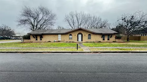120 Hardwicke Ln, Little Elm, TX 75068