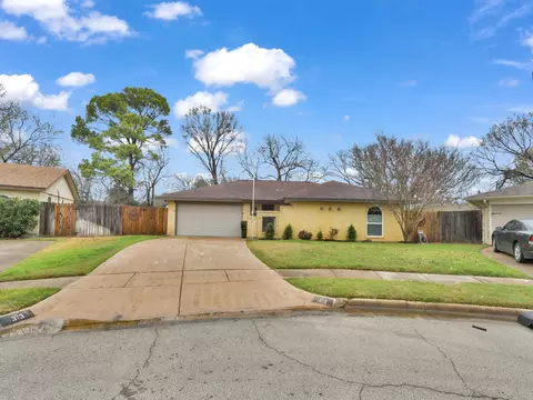 313 Rambling Ct, Euless, TX 76039 photo 3