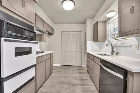 313 Rambling Ct, Euless, TX 76039 photo 5